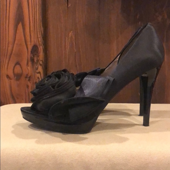 Nine West Rosette Pumps - Picture 2 of 3